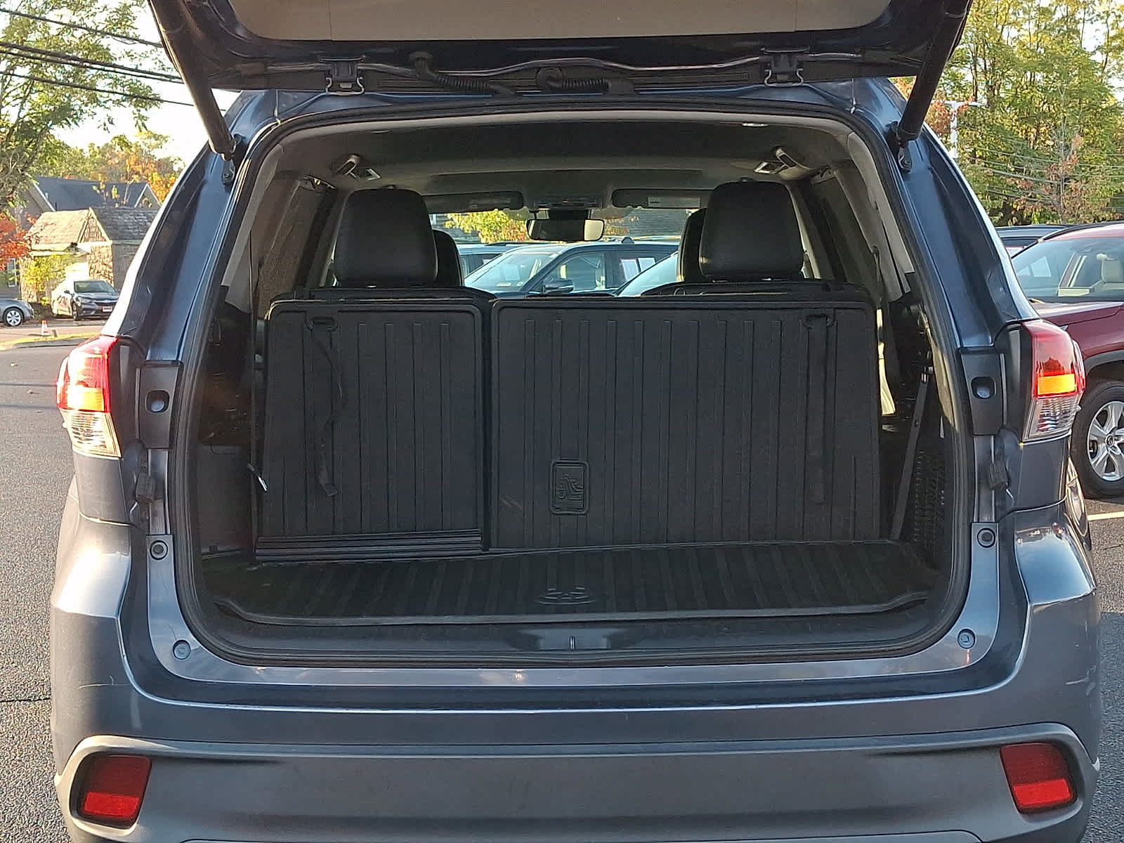 Used 2018 Toyota Highlander XLE AWD/4WD image 30
