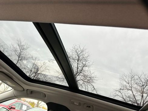 Used 2025 Volvo XC40 B5 Core image 12