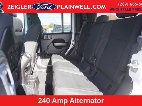 Used 2021 Jeep Gladiator Rubicon w/ LED Lighting Group image 11