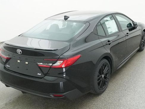 New 2026 Toyota Camry SE FWD image 11