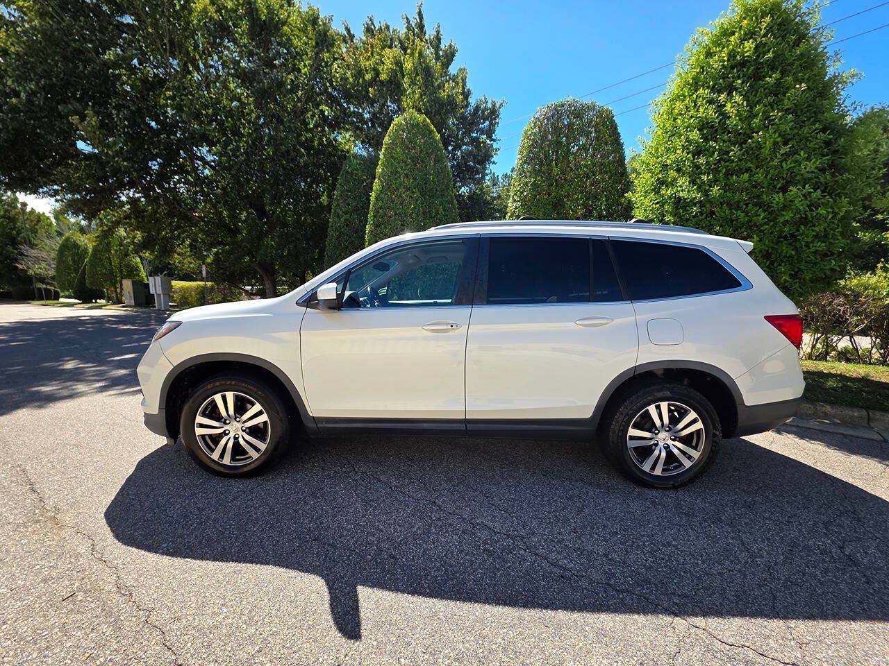 Used 2017 Honda Pilot EX-L image 2