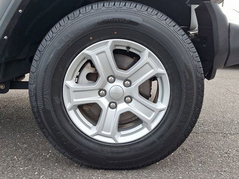 Used 2021 Jeep Wrangler Unlimited Sport image 8