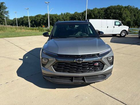 Used 2025 Chevrolet TrailBlazer RS w/ Driver Confidence Package FWD image 9