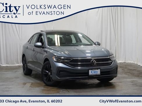 Certified 2023 Volkswagen Jetta SE w/ Panoramic Sunroof Package FWD image 1