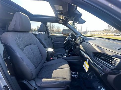 Used 2025 Subaru Forester Premium image 29