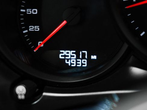 Used 2021 Porsche Macan image 17