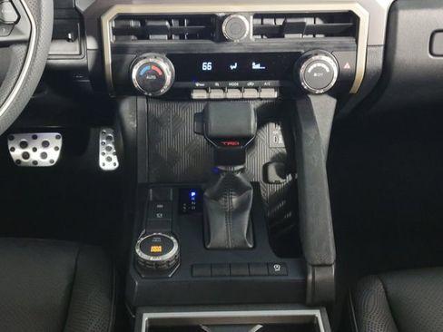 Used 2025 Toyota Tacoma TRD Sport image 27