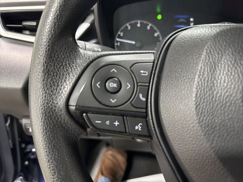 Used 2023 Toyota Corolla LE image 19