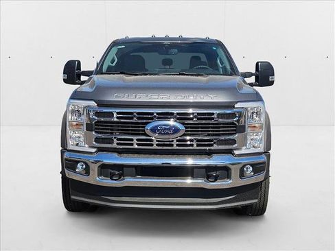 New 2025 Ford F550 4x4 Crew Cab Super Duty w/ XLT Value Package image 5