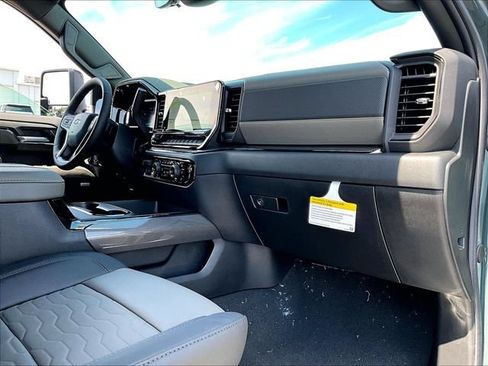 New 2026 Chevrolet Silverado 2500 ZR2 w/ LPO, Dark Essentials Package AWD/4WD image 6