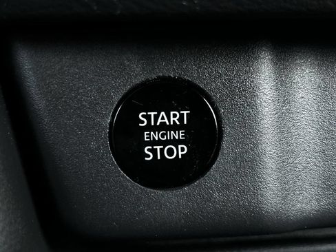 Used 2024 Nissan Rogue SV FWD image 23