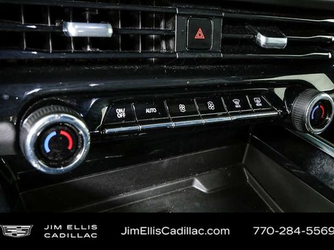 Used 2025 Chevrolet Tahoe LT RWD image 16