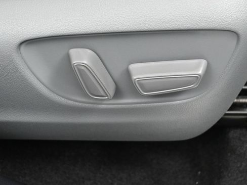 Certified 2026 Toyota Highlander Platinum AWD/4WD image 39