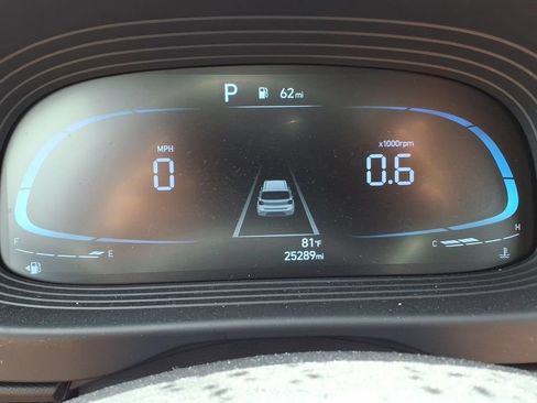 Used 2025 Hyundai Venue SEL FWD image 19