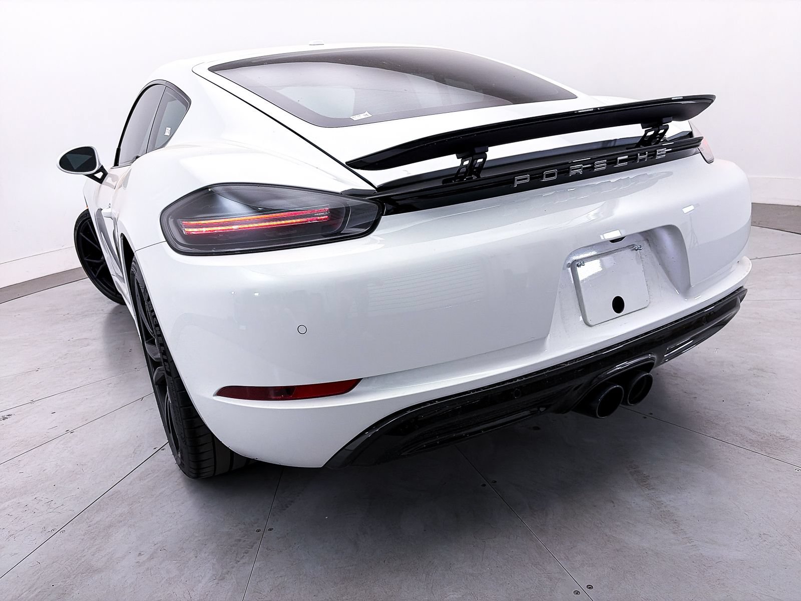 Used 2023 Porsche 718 Cayman w/ Exterior Package Painted RWD image 10