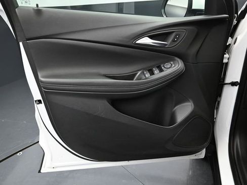 Used 2025 Buick Encore GX Preferred image 16