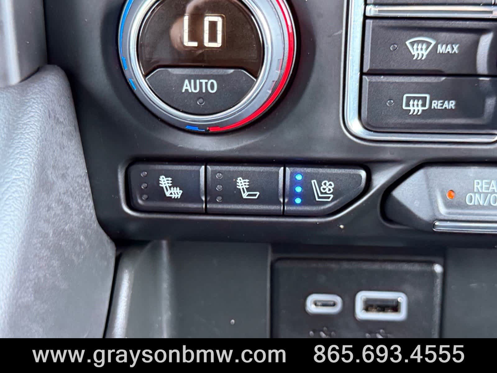Used 2024 Chevrolet Suburban High Country w/ Premium Package AWD/4WD image 27