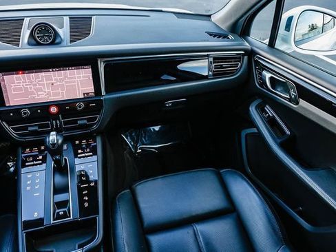 Used 2023 Porsche Macan image 15