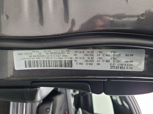 Used 2019 Jeep Grand Cherokee Laredo image 33