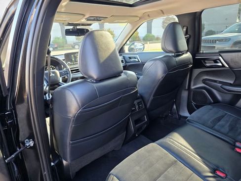 Used 2022 Mitsubishi Outlander SE image 18