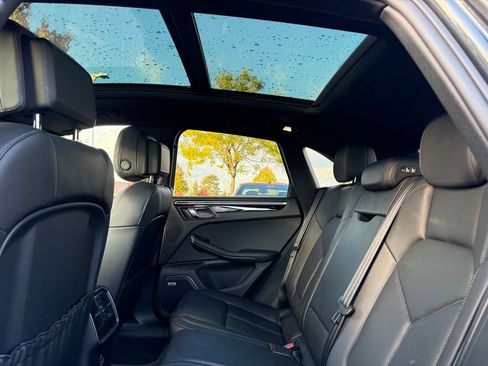 Used 2021 Porsche Macan image 15