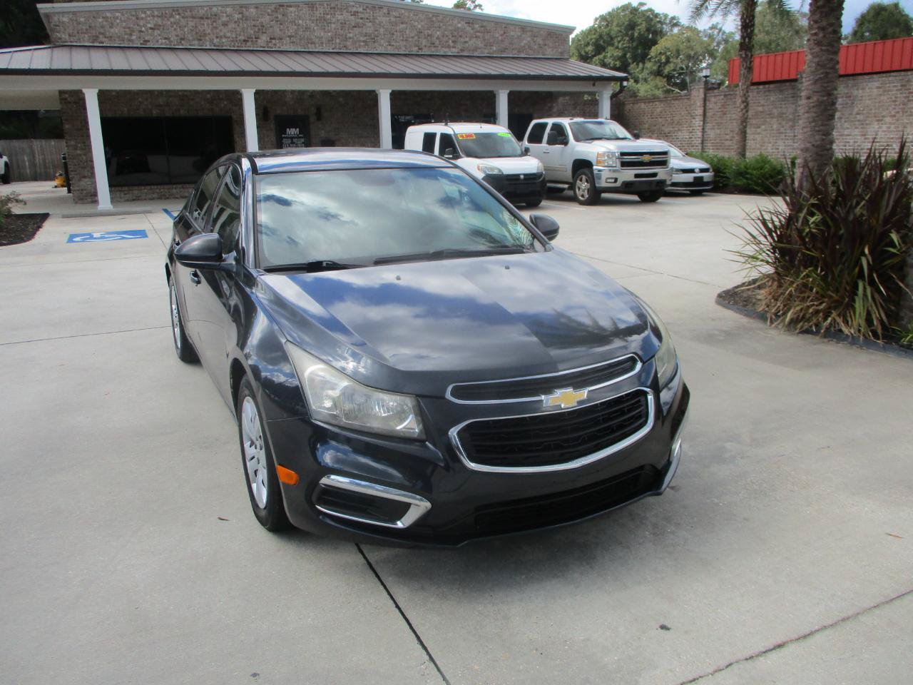 Used 2015 Chevrolet Cruze LS FWD image 19