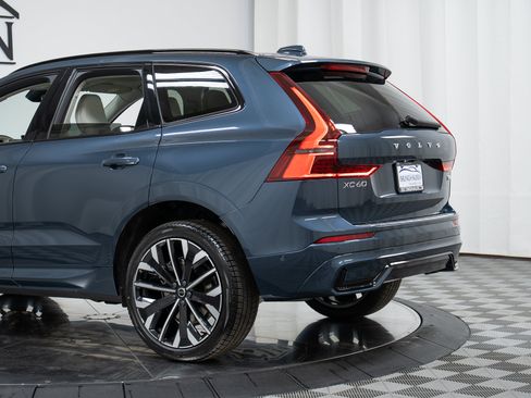 New 2026 Volvo XC60 T8 Ultra w/ Climate Package AWD/4WD image 29