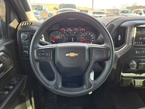 Used 2020 Chevrolet Silverado 1500 Custom w/ Custom Value Package image 19