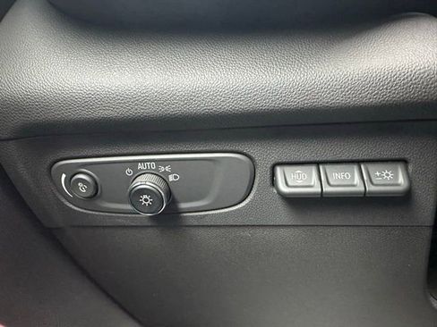 Used 2022 Buick Envision Essence w/ Technology Package I image 33