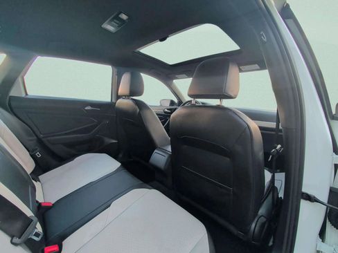 Used 2019 Volkswagen Jetta R-Line image 25