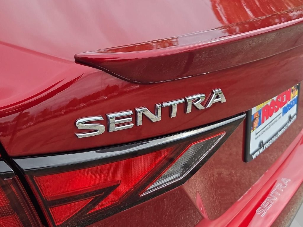 Used 2023 Nissan Sentra SR w/ SR Premium Package FWD image 10