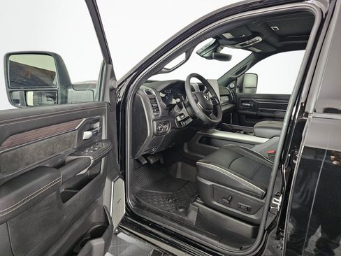 New 2026 RAM 3500 Laramie AWD/4WD image 22