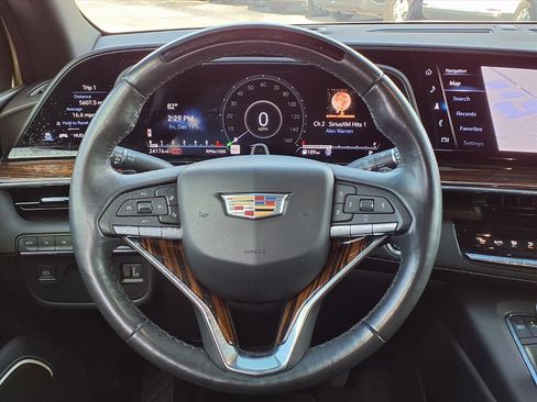 Used 2023 Cadillac Escalade ESV Premium Luxury image 25