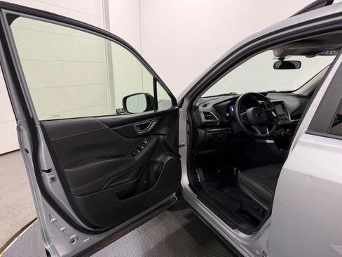Used 2019 Subaru Forester Premium image 3