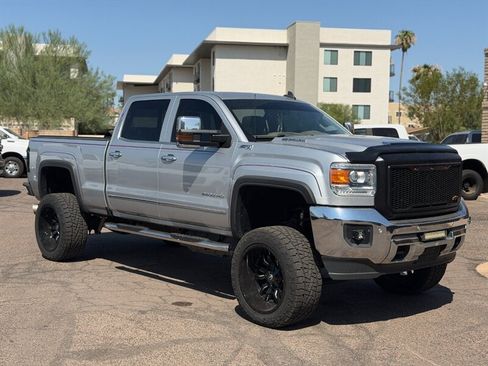 Used 2018 GMC Sierra 2500 SLT w/ Duramax Plus Package AWD/4WD image 1