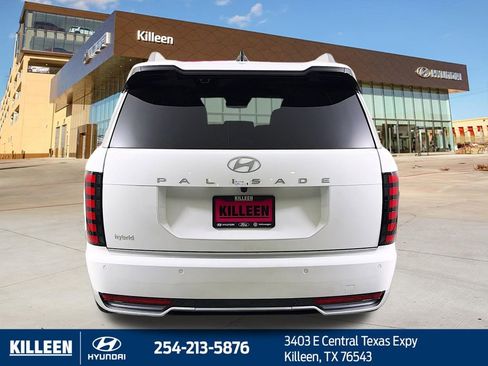 Used 2026 Hyundai Palisade Calligraphy FWD image 8