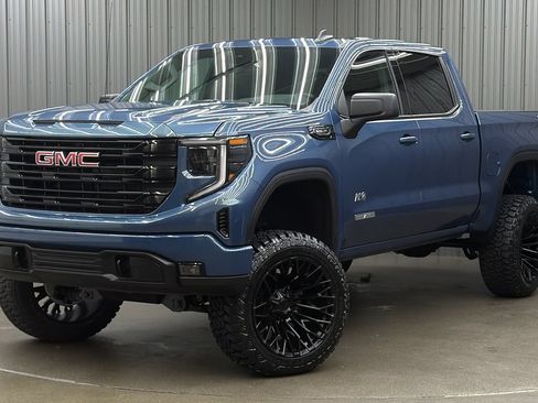 Used 2026 GMC Sierra 1500 Elevation AWD/4WD image 1