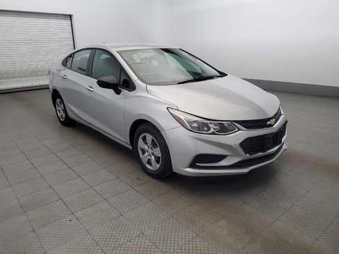 Used 2018 Chevrolet Cruze LS image 13
