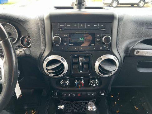 Used 2014 Jeep Wrangler Unlimited Sport AWD/4WD image 36