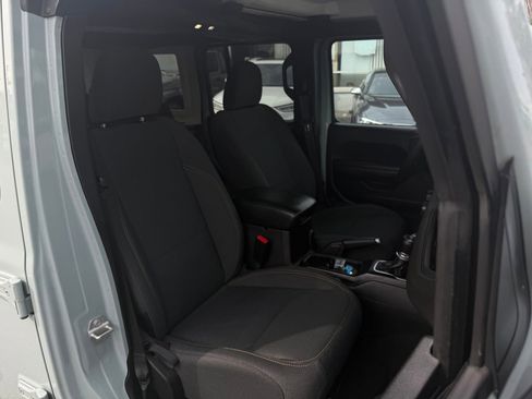 Used 2024 Jeep Wrangler Willys image 30