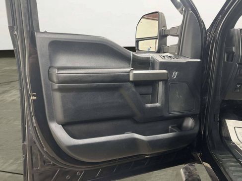 Used 2019 Ford F150 XLT w/ Equipment Group 302A Luxury AWD/4WD image 10