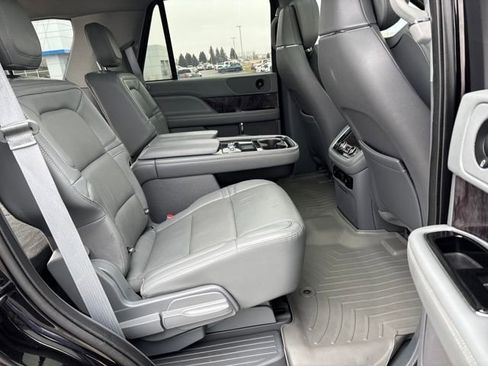 Used 2020 Lincoln Navigator Reserve image 24