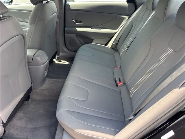 Used 2025 Hyundai Elantra Sport FWD image 17