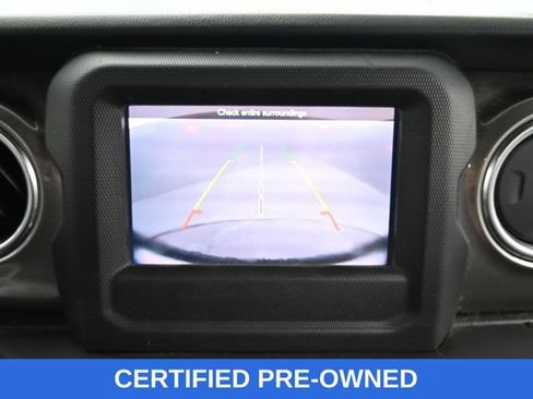 Used 2019 Jeep Wrangler Unlimited Sahara w/ Cold Weather Group AWD/4WD image 13