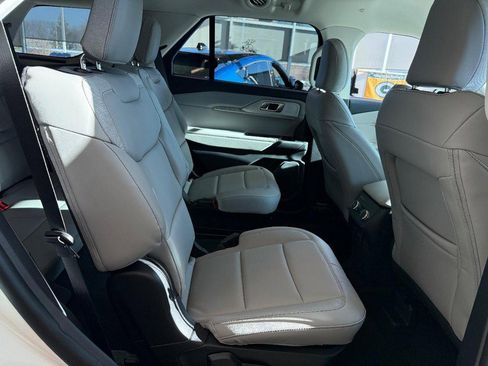 New 2026 Ford Explorer Active w/ Active Comfort Package image 9