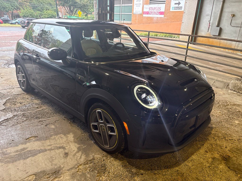 Used 2023 MINI Cooper SE FWD image 1
