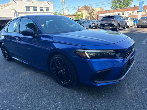 Used 2023 Honda Civic Sport image 3