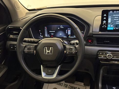 Certified 2025 Honda Pilot Elite image 16