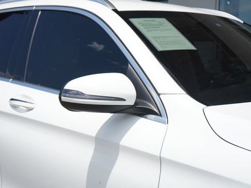 Used 2021 Mercedes-Benz GLC 300 4MATIC image 11