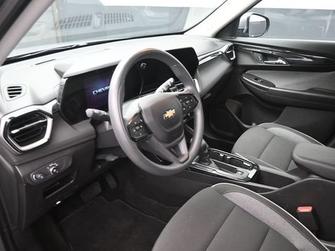 Used 2025 Chevrolet TrailBlazer LT FWD image 18